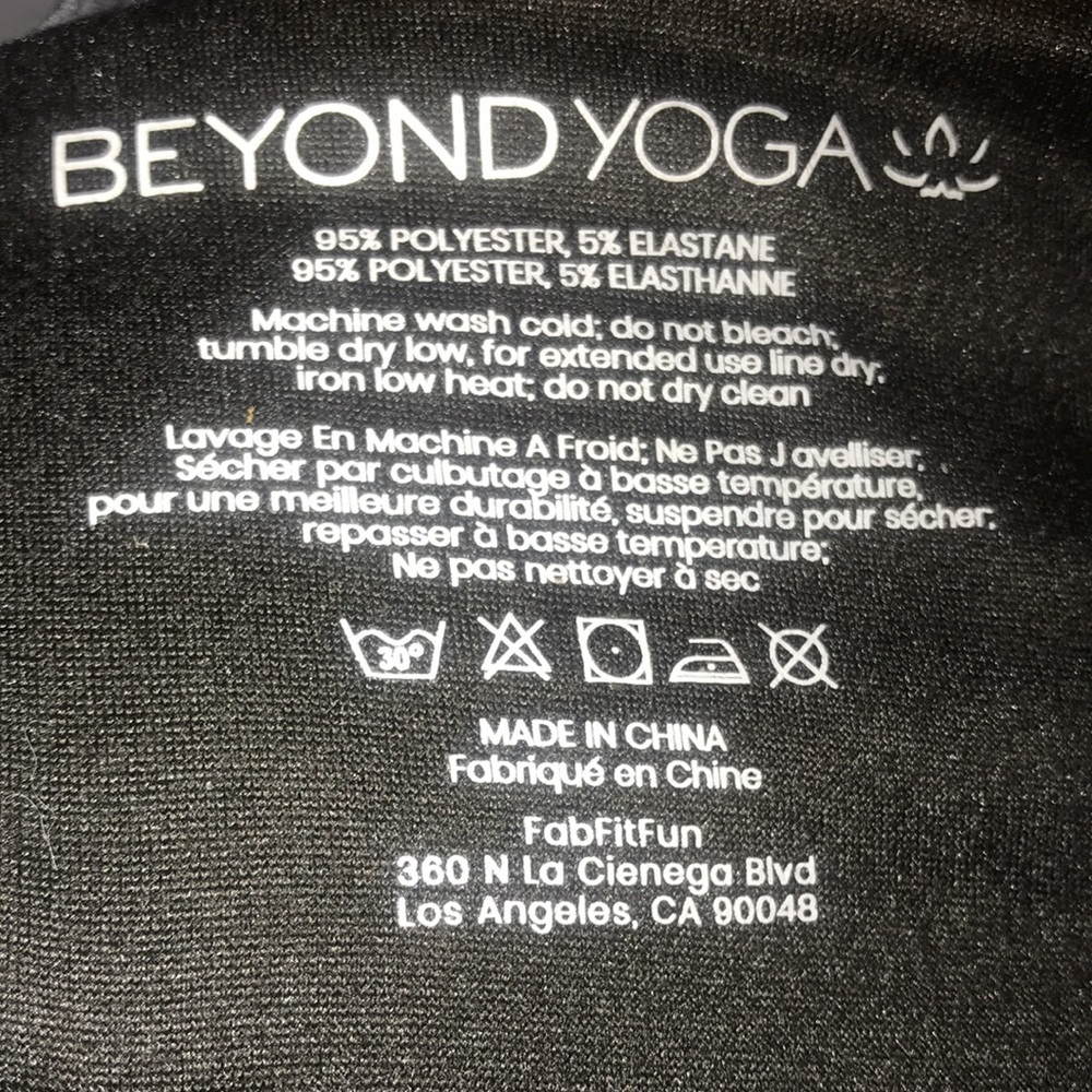 NWT Beyond Yoga Infinity Scarf With Zip Pocket Dark Gray - Picture 7 of 10